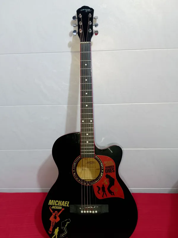 Akustik Gitara sotiladi razmer 40 3