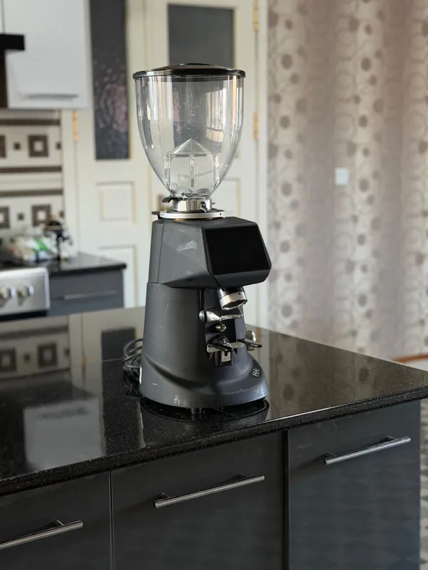 Кофемолка Fiorenzato F64 E + обновлённый сенсорный экран 2 Кофемолка Fiorenzato F64 E + обновлённый сенсорный экран 2