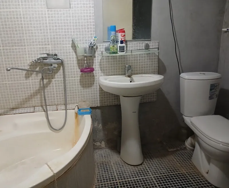 Hovli sentrdan sotiladi 5 Hovli sentrdan sotiladi 5