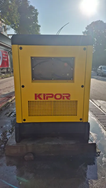 Дизельный генератор Kipor KDE 105 SS3 2