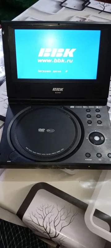 DVD BBK в хорошем состоянии зарядка долго держит. 3