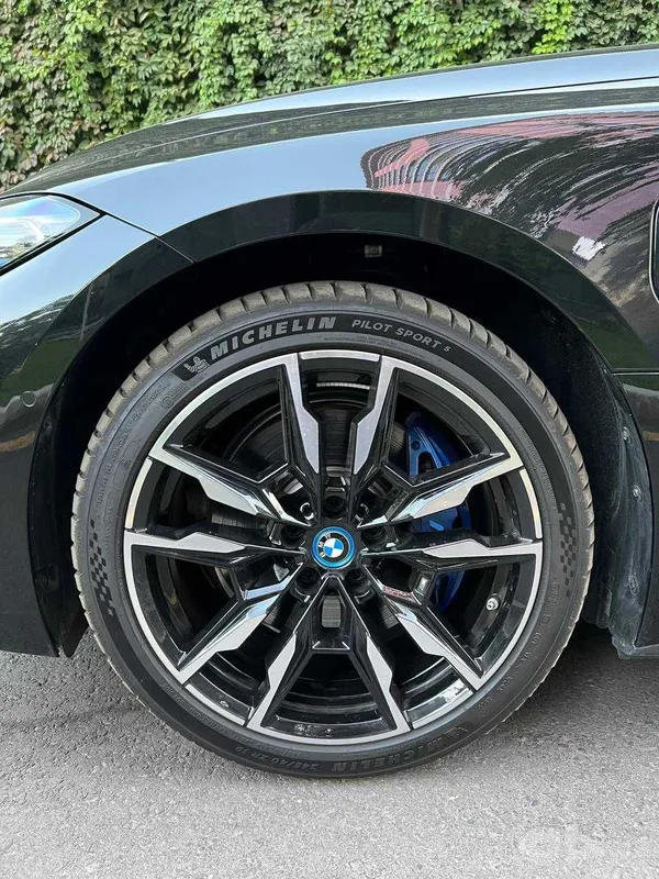 BMW I4 M50 Автомобиль в наличии. 8 BMW I4 M50 Автомобиль в наличии. 8