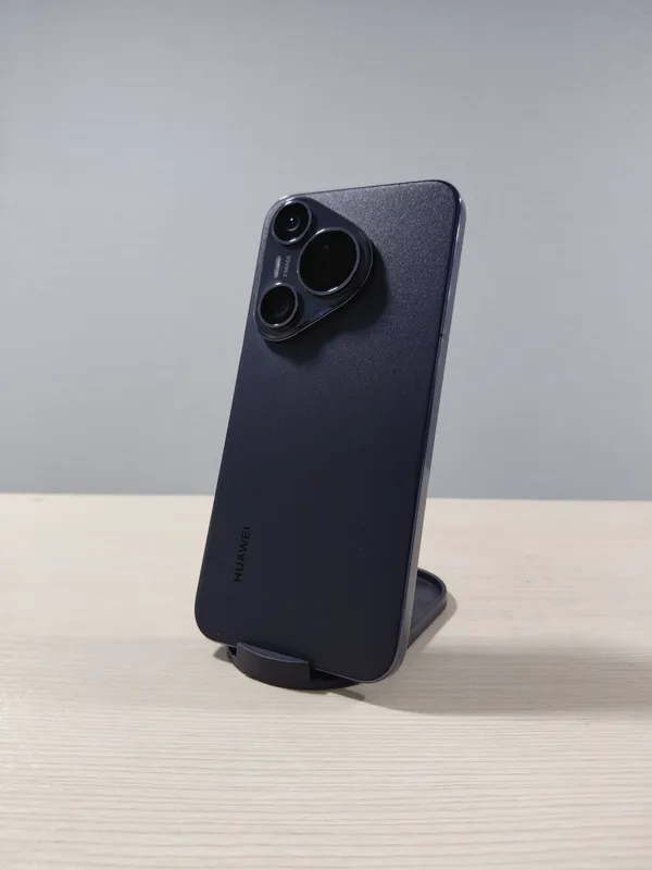 Продаю Huawei Pura 70 (12/256 ГБ) очень дёшево! 1