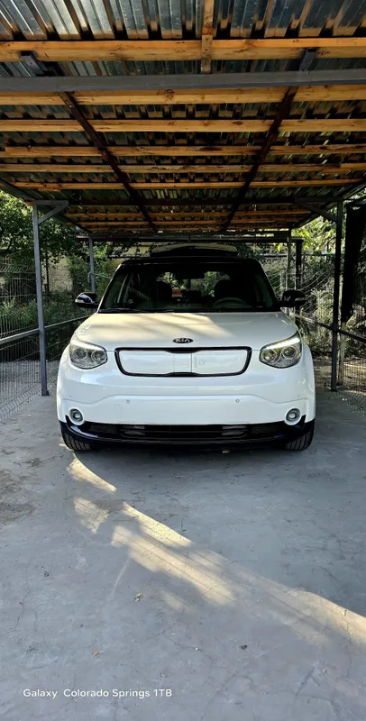 Электро кроссовер KIA 2 Электро кроссовер KIA 2