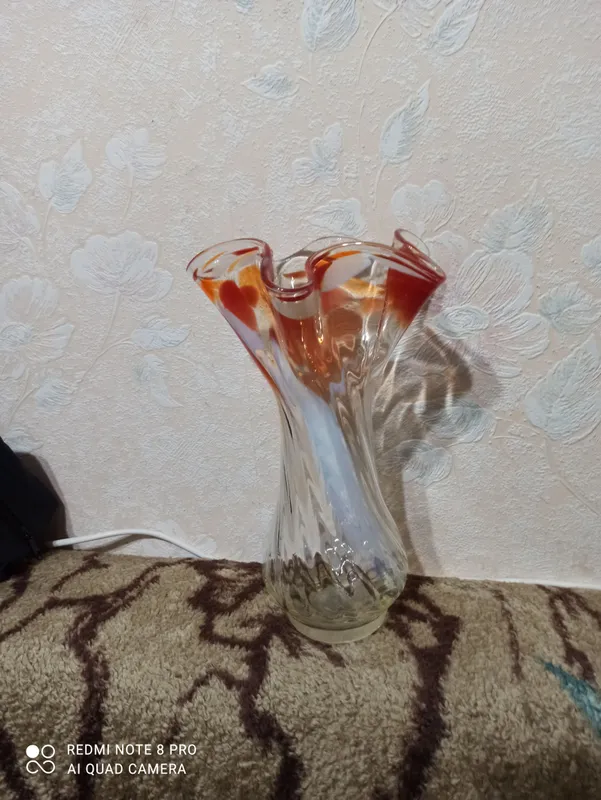 ваза для цветов цветное стекло