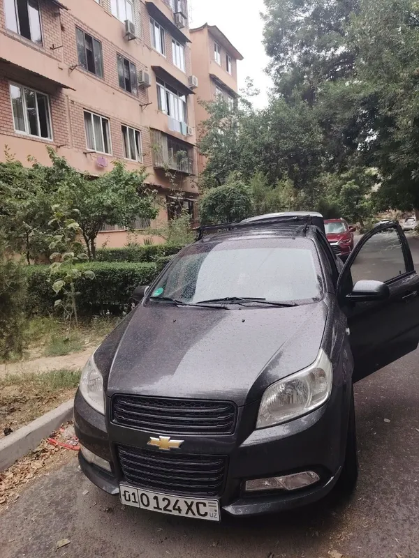 продаеться своя нексия 3 автомат 1