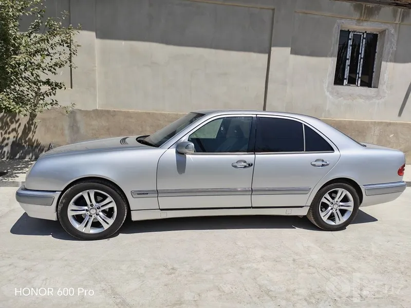 Mersedes bens w 210 4 Mersedes bens w 210 4