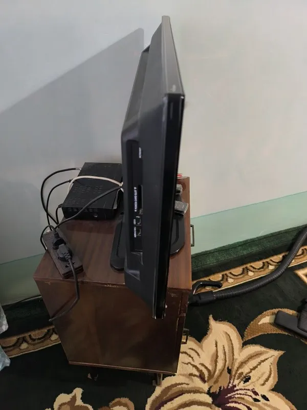 Телевизор Lg32 + тюнер Star track galaxy ll + большая параб.антенна — фото 2