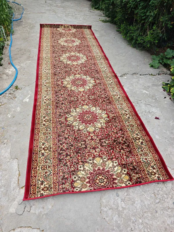3,7x1,2 m o‘lchamdagi gilam yo‘lakchasini sotaman. 2 3,7x1,2 m o‘lchamdagi gilam yo‘lakchasini sotaman. 2