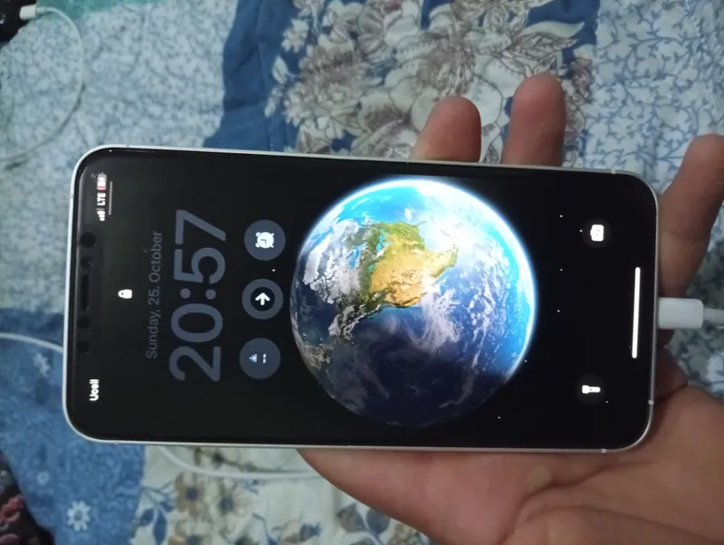 iphone xc max 17 pro max qilingan holati yaxshi 4