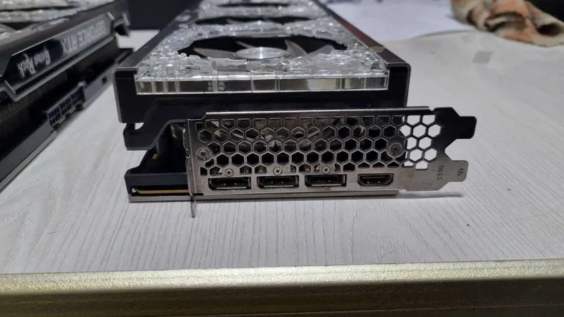 GEFORCE RTX3090 24G DDR6 384bit 3-DP HDMI 3 GEFORCE RTX3090 24G DDR6 384bit 3-DP HDMI 3