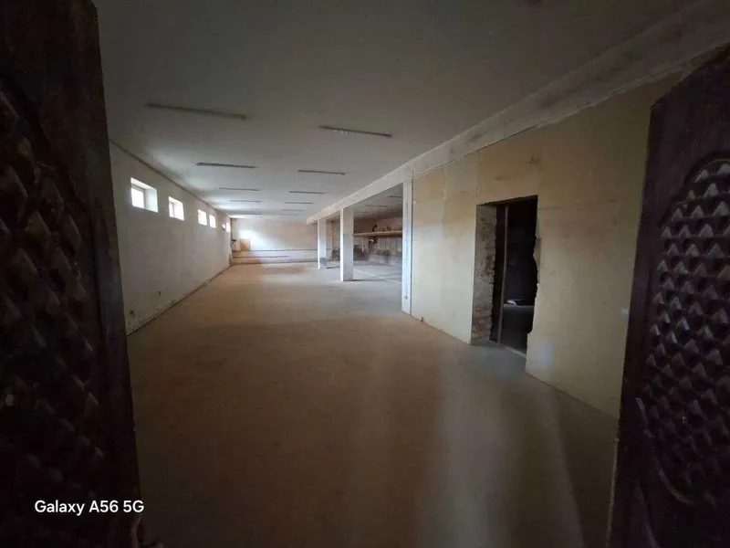 Navoiy shahrida noturar bino sotiladi 9