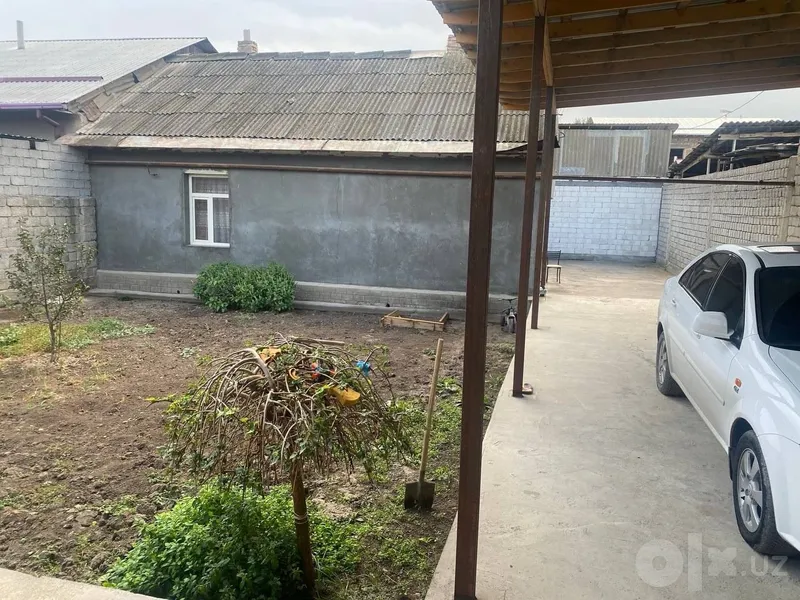 Hovli sotiladi 4sotik 4 xona 2 Hovli sotiladi 4sotik 4 xona 2