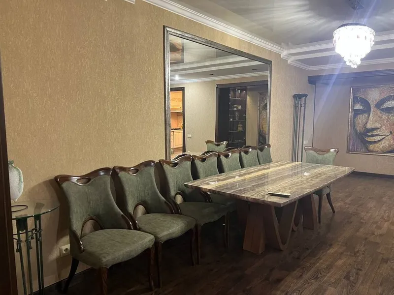 Mirobod tumanida 220 m²lik 6 xonali kvartira sotiladi 7
