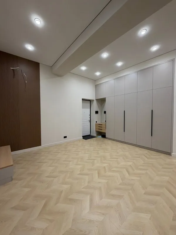 Срочно продается 3х комнатная квартира в центре 10 Срочно продается 3х комнатная квартира в центре 10