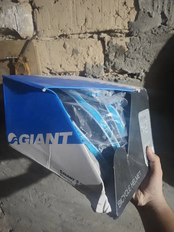 Шлема для велосипеда разных цветов немецкий Giant и Originals 4 Шлема для велосипеда разных цветов немецкий Giant и Originals 4