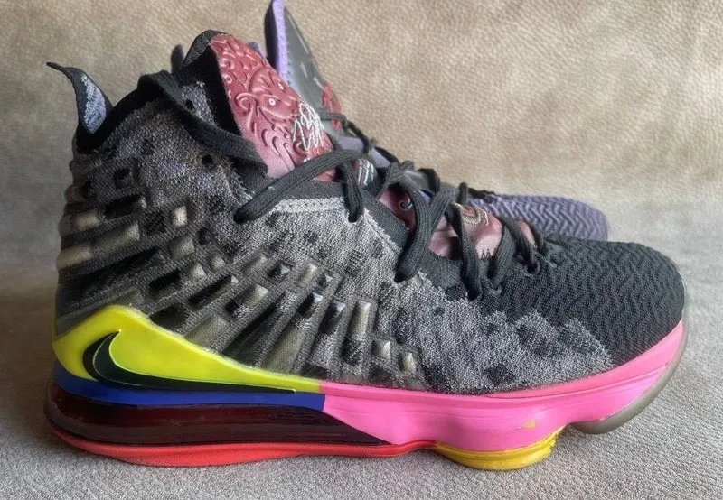 Nike LeBron 17 «What The» basketbol krossovkalari 4 Nike LeBron 17 «What The» basketbol krossovkalari 4