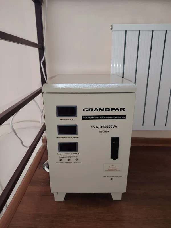 Стабилизаторы SVC D15000VA 2 Стабилизаторы SVC D15000VA 2