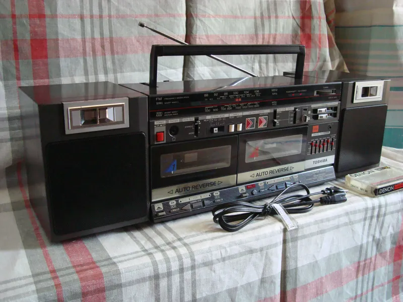 TOSHIBA RT-SX 85 BomBeat. Редкая. 1986 год. MADE IN JAPAN.