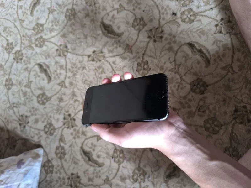 iPhone 8 64 gb qora — фото 1