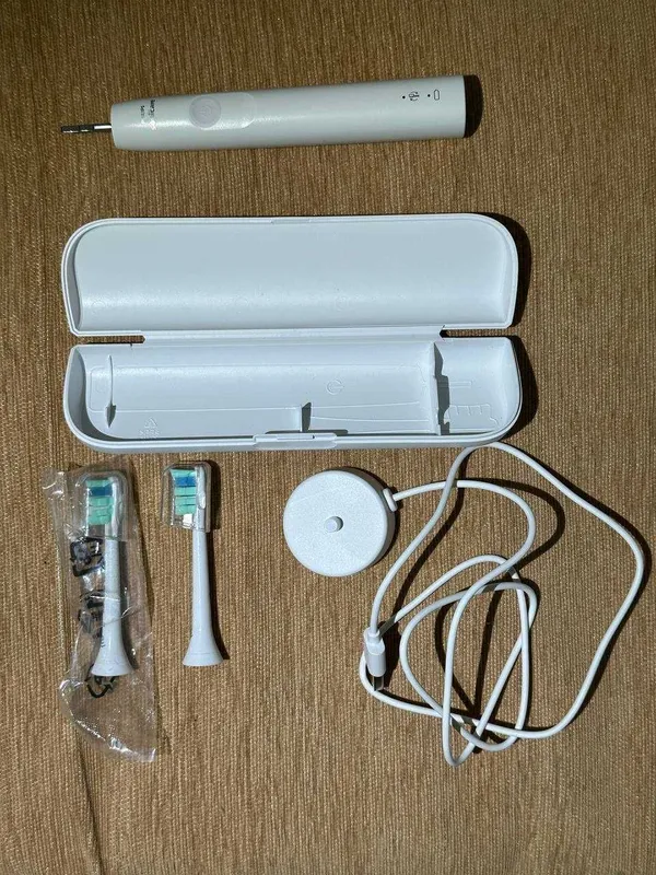 Электрическая щетка Philips Sonicare ProtectiveClean 4100 с футляром 4