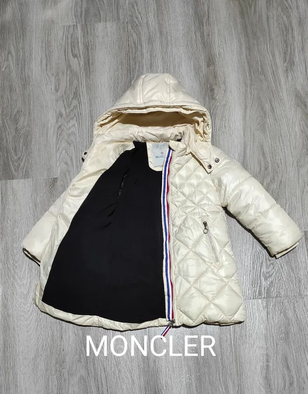 Новая куртка Moncler на 5-6лет. 2 Новая куртка Moncler на 5-6лет. 2