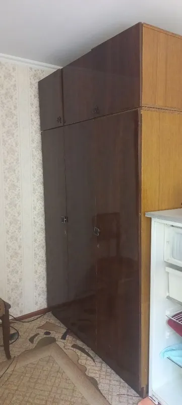 Продаётся шкаф 2шт,кровать 2шт, тримо 2шт 3