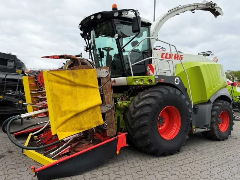 Кормоуборочный комбайн Claas Jaguar 970 4-trac