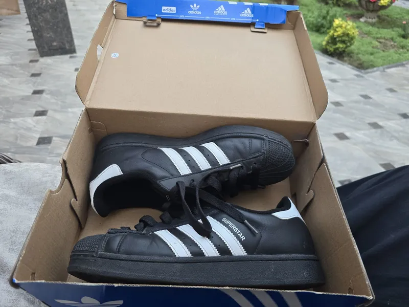 Красовкии "Adidas Superstar" Б.У. 1 Красовкии "Adidas Superstar" Б.У. 1