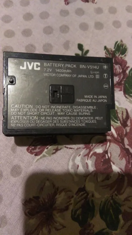 JVC GR-DVM80 Mini DV digital camcorder 3 JVC GR-DVM80 Mini DV digital camcorder 3