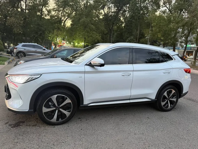 BYD SONG PLUS гибрид 2023 года 4 BYD SONG PLUS гибрид 2023 года 4