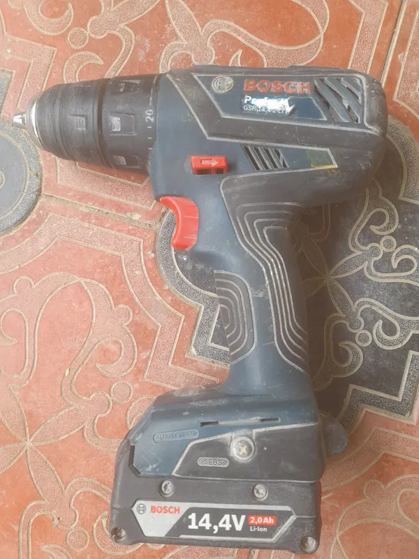 Шруповерт Bosch .