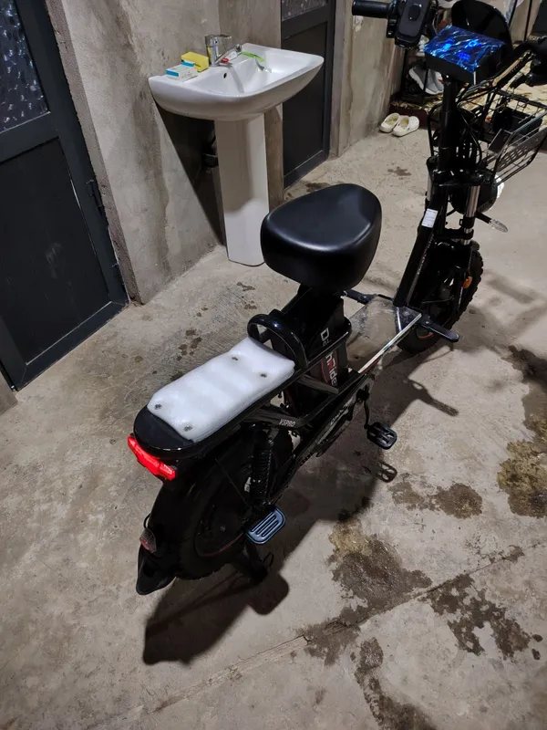 Skuter sotiladi dash rider v5pro 4