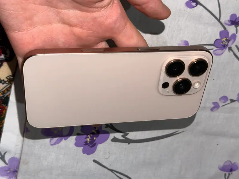 iPhone 16 Pro 1 iPhone 16 Pro 1