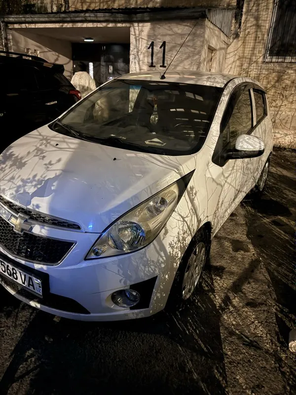 Автомобиль марки СПАРК