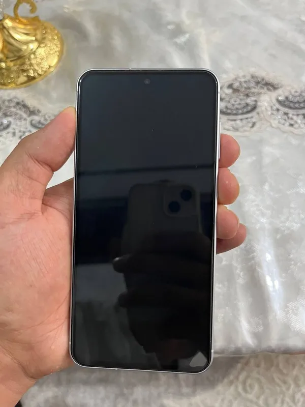 Samsung Galaxy a56 yangi bir oy ishlatilgan 4