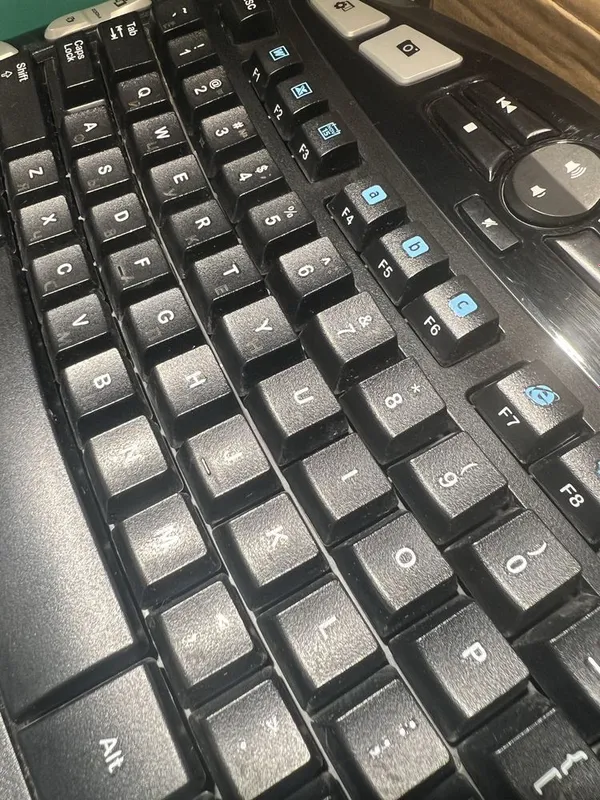 комплект беспроводной клавиатуры и мыши Logitech MK550 — фото 5
