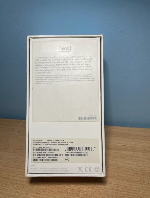 Коробка от iPhone 5S, телефона нет, только коробка 3 Коробка от iPhone 5S, телефона нет, только коробка 3