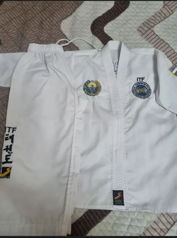 Taekvondo uchun kimono 4 Taekvondo uchun kimono 4