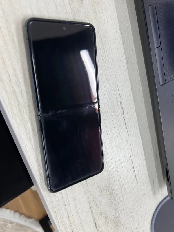 Samsung Zflip3 5G — фото 1