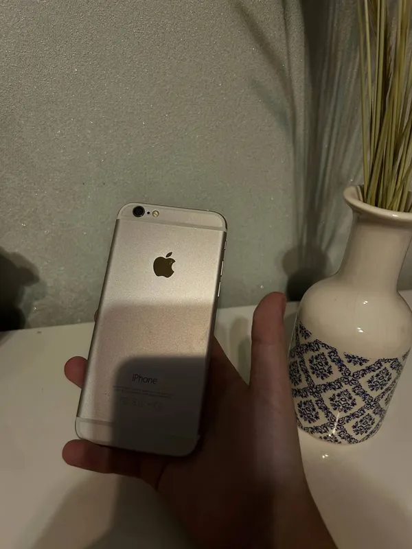 iPhone 6 / 16GB 2