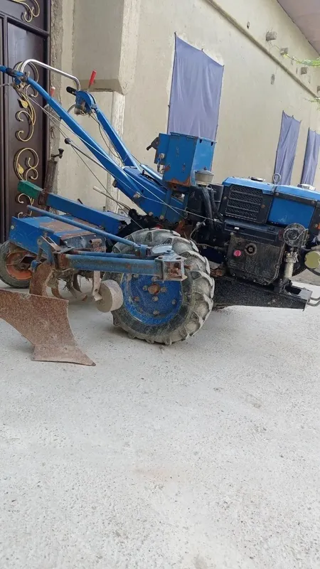 Mototraktor sotiladi 2