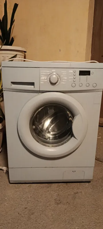 LG 5 kg kir yuvish mashinasini sotaman, a’lo holatda