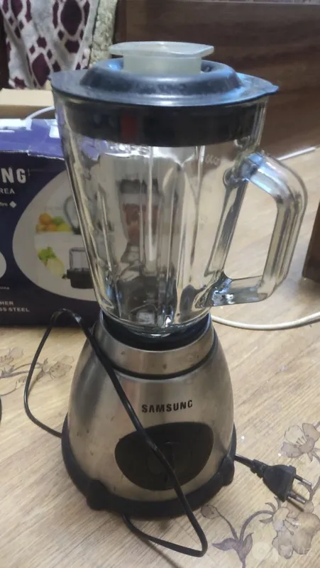 Ehtiyot qismlarga 2 ta stol usti blender sotiladi. 2 Ehtiyot qismlarga 2 ta stol usti blender sotiladi. 2