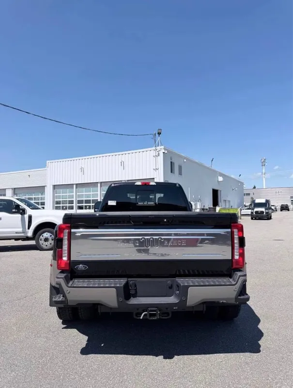 Ford F-450 King Ranch 2026 2 Ford F-450 King Ranch 2026 2