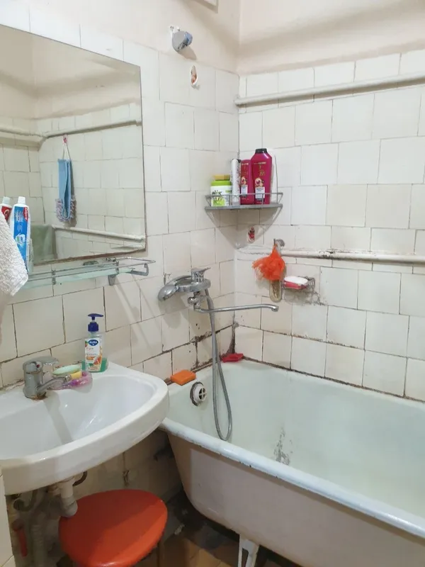 Продаётся просторная 3-комнатная квартира, 76 м², 2 балкона 6
