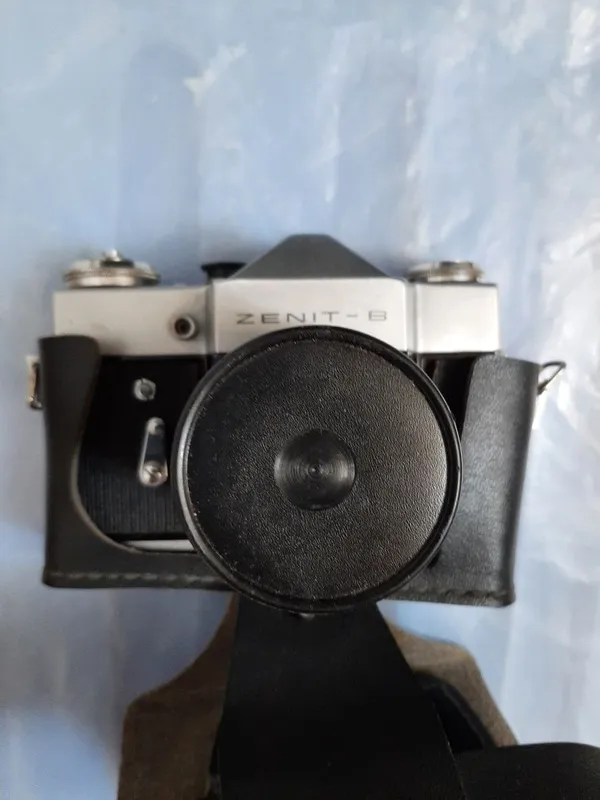 Angliyadan keltirilgan sovet plyonkali «Zenit» va Canon fotoapparatlari 3 Angliyadan keltirilgan sovet plyonkali «Zenit» va Canon fotoapparatlari 3