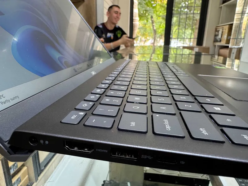 DELL Vostro Intel Core i7-1165G7, 16 GB tezkor xotira, 256 GB SSD, Nvidia MX 330 6 DELL Vostro Intel Core i7-1165G7, 16 GB tezkor xotira, 256 GB SSD, Nvidia MX 330 6