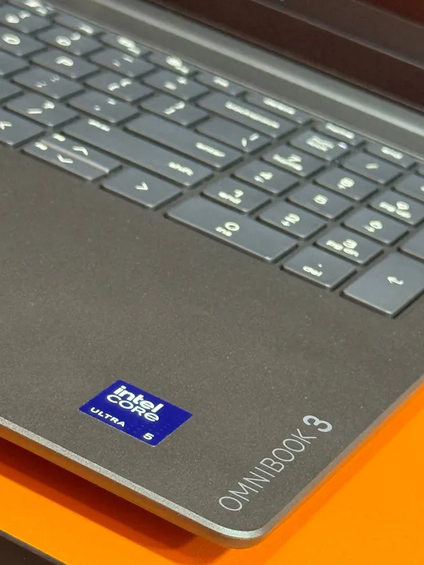 HP OmniBook 3 — ноутбук с сенсорным экраном 3