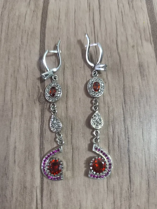 Серебряные серьги 925 с фианитами и красным камнем